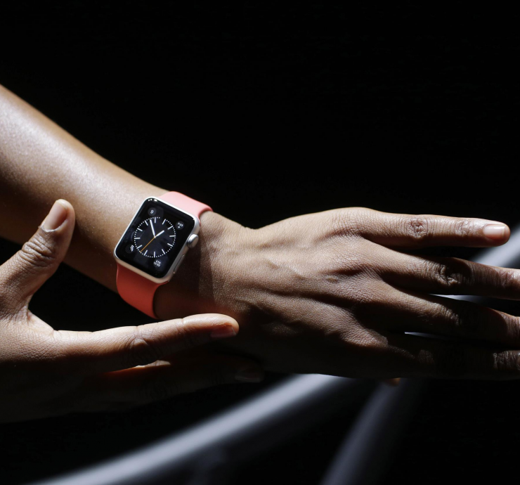 Watch your hands. Apple watch 8 на руке. Hand watch. Smart watch broken.